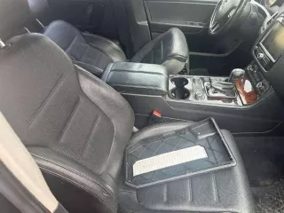 Транспортное средство Volkswagen Touareg, 2011 г.в. Автомобиль легковой, марка: Volkswagen, модель: Touareg, VIN: XW8ZZZ7PZCG003296  цвет: черный  год изготовления: 2011  тип двигателя: дизельный  заявленная мощность двигателя: 244 л.с.  расположение руля: слева. Транспортное средство находится в…