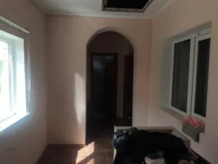 Гостевые дома и земельный участок 5068 кв.м. в Краснодарском крае еще Имущество ООО «Лидер Сад», являющегося предметом залога по обязательствам перед ПАО «Сбербанк России»:   – Здание. Назначение: Гостевой дом. Площадь общая: 233.6 кв. м. Кадастровый номер. 23:10:0104001:706. Адрес: Краснодарский…