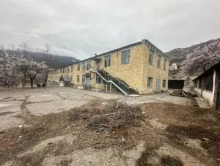 Нежилое здание 1071,33 кв.м, участок 22000 кв.м, Дагестан Кадастровый номер здания 05:35:000002:1861, земельного участка 05:35:000002:1186 Имущество расположено по адресу: РФ, Республика Дагестан, Унцукульский район, с. Унцукуль.