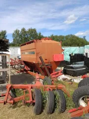 Пневматический посевной комплекс Agrator-9800 (бункер 9 куб.м), заводской номер 175, год изготовления 2012.