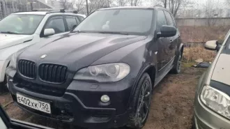 BMW Х5 XDRIVEVE35D, 2009 г.в., рег. номер: Е402ХК750, VIN: WBAFF01040L211527, объем двигателя 2993, мощность двигателя  кВт/л.с.  286  210.4 , цвет: черный, ПТС № 50РК897133, СТС 9918370698. Находится в залоге у ПАО  МТС Банк . Сел аккумулятор, долгий простой на парковке.