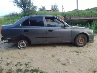 Hyundai Accent, 2003 год, кузов X7MCF41GP3D003263, двигатель G4EC1057425. Не на ходу.