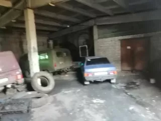 Гараж для легковых автомобилей 46,1 кв. м., кадастровый номер: 45:11:020601:255; ангар 577,2 кв.м., кадастровый номер: 45:11:020601:248; гараж 218,6 кв.м., кадастровый номер: 45:11:020601:246; административное здание (контора) 200,1 кв.м., кадастровый номер: 45:11:020601:251; тракторный гараж…