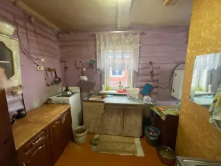 Доли дома и участка в Башкортостане: 1/4 доля дома и 1/4 доля земельного участка, еще 1/4 доля дома и 1/4 доля земельного участка, а также 1/4 доля в праве на жилое здание площадью 42,3 кв.м., кадастровый номер: 02:19:040301:353 и 1/4 доля в праве на земельный участок площадью 2 753 кв.м…