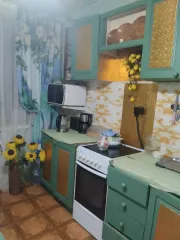 Квартира 56.9 кв.м, Казань, Татарстан. Общая площадь 56,9 кв.м., 7 этаж. Адрес: 420066, Республика Татарстан, г. Казань, пр-кт. Ибрагимова, д.89, кв.46. Кадастровый номер 16:50:100503:551, доля в праве 1/4.