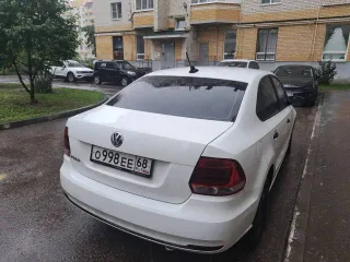 Volkswagen Polo 2018 года, 90 л.с., 110000 км, легковой автомобиль, цвет - белый, VIN XW8ZZZ61ZJG049032.