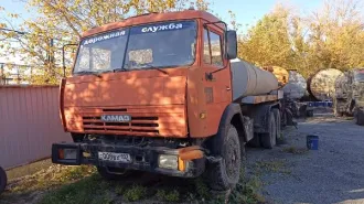 Автогудронатор ДС-142б, государственный регистрационный знак Т008 ВХ 102. Характеристика. страна-производитель машины: Россия; VIN: ХVC142E1010000606; год выпуска: 2001; шасси №: 532150 1 2144350; кузов №: 0606-цестерна; модель, № двигателя: 740.11, 240 165489; цвет кузова: оранжевый; мощность…