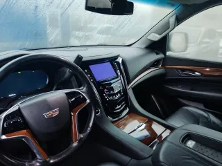 Cadillac Escalade (Vin Y3WS47KJ5GB005523) 2016 г.в. На имущество наложены ограничения в виде запрета на регистрационные действия. Имущество находится в залоге у АО "Кредит Европа Банк (Россия)". Автомобиль на ходу, имеет недостатки: требуется замена аккумулятора. Ознакомление с имуществом…