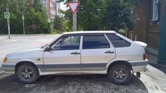 Легковой автомобиль Lada Samara ВАЗ21140 2006 года выпуска, цвет серебристо-бежевый. VIN XIA21140064113411, ПТС 63 МВ 829656, госномер В553НН 70. Разрешенная максимальная масса 1410 кг, масса без нагрузки 985 кг.