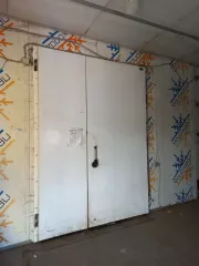 Здание склада 1329,7 кв.м, пристройка 287 кв.м, право аренды земли 3526 кв.м, г. Саратов. Здание, склад корпус-модуль, назначение: нежилое, площадь 1 329,7 кв.м., этажность: 2, адрес объекта: г. Саратов, ул. Буровая, д. 26, кадастровый № 64:48:040217:23; право аренды земельного участка площадью 3…