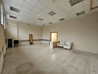 Нежилое помещение общей площадью 347.4 кв.м, расположенное по адресу: г. Москва, ул. Маленковская, д. 32, стр. 2А, помещение 33/2 (номера на поэтажном плане: этаж 2 – комнаты с 33 по 44, 51, 52; этаж 3 – комнаты 1,2). Кадастровый номер: 77:03:0003004:1733. Помещение находится в залоге АО «РМБ»…