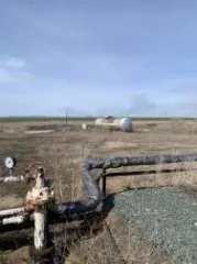 Восточно-Бирлинское нефтяное месторождение (куст 1): право аренды земельного участка кадастровый номер 73:08:045001:860, Ульяновская обл., Мелекесский р-н, МО "Рязановское сельское поселение"; поисковая скважина № 40; поисковая скважина № 41 (оборудование в аренде); поисковая скважина № 46; насос…