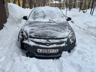 Opel Astra (A-H/NB), 2011 года выпуска, VIN XWF0AHL69B0015606, ГРЗ К203РТ73, цвет тёмно-серый. После сильного ДТП, не на ходу; двигатель не запускается, АКПП в аварийном режиме. Имеются повреждения левой стороны кузова, передней части и заднего бампера, возможны скрытые дефекты подвески; сработали…