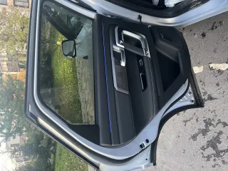 Jaecoo J7 2023 года, VIN LVVDD21B2PC010352, пробег 24 129 км, полный привод. В залоге у ПАО "Совкомбанк" и ООО Микрокредитная компания "Корона". Ознакомление с документацией по запросу в будние дни с 11:00 до 19:00 на почту DeYupravlyaushii@yandex.ru. Для осмотра звонить +79104474258.