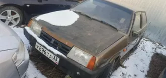 Nissan Almera, 2015 г.в., госномер О989ТА33, VIN Z8NAJL00052503197; ВАЗ-21083, 1999 г.в., госномер Х896ТА33, VIN XTA210830X2524403. Цвет красный, вмятина на задней правой двери и на заднем правом крыле в области колесной арки, глубокие царапины и отслоения лакокрасочного покрытия в области вмятин и…