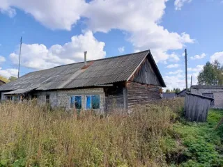 Нежилое здание 141.7 кв.м с участком, Пермский край. Здание, назначение: нежилое, этажей 1, в том числе подземных 0, общей площадью 141,7 кв.м, кадастровый номер: 59:37:0250101:337, адрес объекта: Пермский край, Усольский район, с. Верх-Кондас, ул. Центральная, д. 51, с земельным участком общей…