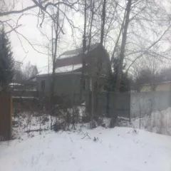 Земельный участок, площадь 1000 +/- 11 кв.м., адрес: Россия, обл Ярославская, р-н Ярославский, с/о Лютовский, д.Софряково, кадастровый номер: 76:17:122101:33. Находится в совместной собственности. Жилой дом, площадь 92.4 кв.м., назначение: Жилое, адрес: Россия, обл Ярославская, р-н Ярославский, с/о…