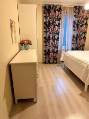 Квартира, общей площадью 96,2 кв.м., расположенная по адресу: Россия, г. Санкт Петербург, муниципальный округ Озеро Долгое, ул. Торфяная дорога, д. 17, к. 1, стр. 1, кв. 194. Кадастровый номер: 78:34:0413503:4635