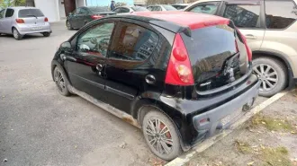 Peugeot 107, 2007 года, 68 лс, 274236 км. Автомобиль PEUGEOT 107, 2007 года выпуска, VIN - VF3PNCFAC88172290, цвет: черный, рег. знак: Е693АМ164. Учтено техническое состояние: коррозийные повреждения порогов. Имеются потертости, вмятины, сколы лакокрасочного покрытия. Требуется химчистка салона.