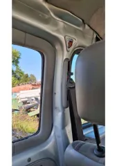 Renault Kangoo 2008 года, 75 л.с., пробег 111111 км. Легковой универсал, VIN: VF1KCEBCF40098542, госномер М418ЕТ13. Не работает таксометр, не показывает дисплей с топливом и температурой, двигатель работает с перебоями. Вмятины на задней правой двери и заднем правом крыле. Царапина на левой фаре…