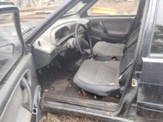 ВАЗ 2114, 2007 года, черный, 1.6 л (81 л.с.), пробег 300000 км. VIN: XTA21144074457740. Двигатель и коробка передач в хорошем рабочем состоянии. Требует ремонта: отсутствует аккумулятор, имеются сколы, царапины и очаги сквозной коррозии на крыльях, порогах и дверях. Возможны другие скрытые…