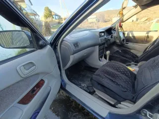 Toyota Sprinter 1998 года, 100 лс, 300000 км, АКПП. VIN отсутствует, кузов № H077749, цвет синий. Коробка затягивает при переключении. По кузову есть недостатки, имеются сколы. В правой стороне спереди не понятные стуки. Возможно наличие иных скрытых недостатков.