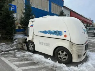 Ice Cat Pro220 2008 Машина для заливки и уборки льда, модель: Ice Cat Pro220, заводской номер ND 0069, дата ввода в эксплуатацию 07.12.2009 г., г/в: 2008, г/н отсутствует. Оснащен 4х-цилиндровым газовым двигателем «Ford», объем – 2,5 л и мощностью 87 л.с. Гидравлический агрегат (Hydac / Rexroth)…