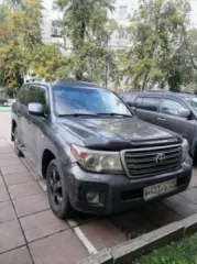 Toyota Land Cruiser 200, госномер М423КВ125.