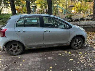 Toyota Vitz 2005 года, 71 л.с., пробег 316193 км, АКПП. Кузов KSP905014367, госномер Н402КТ75.
