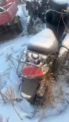 Мопед Suzuki без госномера, VIN YXYCBP54COAO1740. Не рабочее состояние. Техническое состояние не проверялось. Многочисленные следы ржавчины. Находится в частично разукомплектованном состоянии. Документы отсутствуют. Наложены запреты на регистрационные действия. Год выпуска и мощность двигателя не…