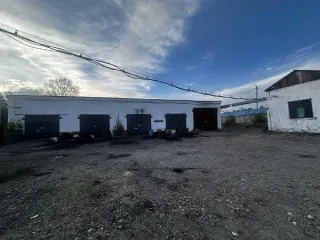 Нежилое здание-гараж 493,2 кв.м, г. Атамановка, Забайкальский край. Нежилое здание - (Нежилое помещение - гараж на 10 автомашин), назначение: гараж - нежилое, 1 этаж (в т.ч. подземных 0), с кадастровым номером 75:22:271104:95, площадь 493,20 кв.м, расположенный по адресу: Забайкальский край…