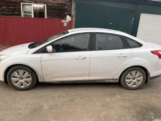 Ford Focus, 2012 года, 125 лс, 89122 км, АКПП. Легковой автомобиль марки Ford Focus, VIN X9FMXXEEBMCC08613, номер кузова X9FMXXEEBMCC08613, цвет – белый. СТС № 9956273813, ПТС № 54УС863470. Автомобиль на ходу. Имеются дефекты на кузовных элементах, трещина на лобовом стекле.