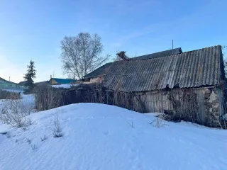 Земельный участок 821 кв.м и квартира 56.7 кв.м, Самарская область. Земельный участок, площадь 821 кв.м, адрес: Самарская область, Исаклинский район, село Ключи, ул. Школьная, кадастровый номер: 63:19:0206003:39. Квартира, площадь 56.7 кв.м, назначение: жилое, адрес: Самарская область, Исаклинский…