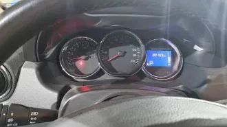 Автомобиль легковой: Nissan Terrano Идентификационный номер VIN: Z8NHSNHGD55421303 год выпуска 2016  Цвет: Серый Рабочий объем двигателя: 1998 см3 Мощность двигателя: 143 л.с. Паспорт транспортного средства  ПТС : Серия 78 ОН № 950559, выдан 11.04.2016