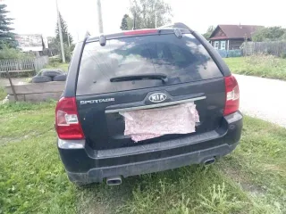 Kia Sportage 2008 года, 141 лс, 270000 км. Тип - автомобиль легковой, модель – KIA Sportage, 2008 г.в. VIN: U6YJE55229L045040. Находится в залоге у ПАО Банк Зенит. Пробег уточнять при осмотре.