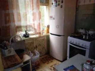Жилая недвижимость – квартира, находящаяся в залоге у АО «ТБанк», адрес: Московская область, г. Климовск, ул. Мичурина, д. 8, кв. 59, кадастровый номер 50:56:0030214:117. На имущество зарегистрировано ограничение права у АО «ТБанк». Все запреты и ограничения с реализуемого имущества покупатель…