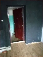 1/4 доли комнаты 14,7 кв.м, Саратовская область, г Балаково, ул Вокзальная, д 12, кв 16, к 124, кадастровый номер: 64:40:020404:2257. В имуществе имеются доли, принадлежащие несовершеннолетним сособственникам.