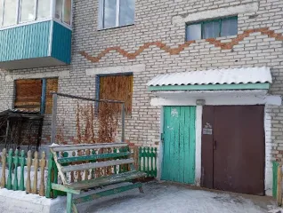 Квартира 47.8 м², Республика Бурятия, Заиграевский район, с. Новая Брянь, ул. Юбилейная, д.5, кв.56. Год постройки: 1980, расположена на первом этаже пятиэтажного многоквартирного дома. Фундамент бутобетонный, перекрытия железобетонные, стены кирпичные. Кадастровый номер: 03:06:190123:422…