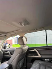 Toyota Land Cruiser 200, 2009 г.в., VIN – JTMHT05J805056007, ПТС 78УЕ 937622; цвет кузова серый; 288 л.с.; тип двигателя бензиновый; категория ТС В, экологический класс четвертый, имущество обременено залогом Сырцова Сергея Анатольевича.