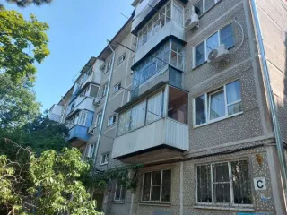 Квартира 61,6 м², Краснодар, ул. Яна Полуяна, 12-3. Квартира пл. 61,6 кв.м, КН 23:43:0137001:4523, адрес: г. Краснодар, ул. Яна Полуяна, д. 12, кв. 3. Обременение: залог, арест, н/ц 3 992 960,00 руб., з-к 39 930,00 руб., ш/а 39 930,00 руб. Квартира пл. 61,6 кв.м, КН 23:43:0137001:4523, адрес: г…