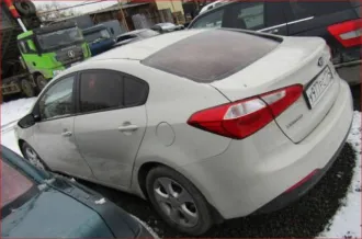 Kia Cerato, 2013 года, 130 лс, 174326 км, АКПП, Автомобиль легковой. Марка KIA CERATO, дата выпуска 2013 г., цвет серебристый, регистрационный знак У977РС174, технический паспорт серия 77ХА номер 164592, VIN-номер XWEFX411BD0001230.