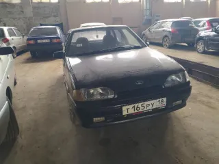 ВАЗ 21102 2001 года, госномер А227ВМ18, VIN XTA21102020388724, цвет светло-серебристый металлик, объем 1499 см³, мощность 71.4 л.с., седан. По периметру кузова сколы ЛКП, вмятины и царапины. Левый фонарь сломан. Ключи в наличии, документов нет. LADA Samara 2008 года, госномер Т165РУ18, VIN…