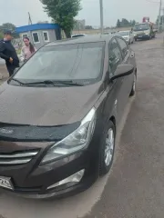 Hyundai Solaris 2015 года, седан. Государственный номер Т248HЕ124, VIN Z94СU41DBFR482243, номер кузова Z94СU41DBFR482243, номер двигателя FW558597. Цвет коричневый. Объем двигателя 1591 см³, мощность 123 л.с. Рабочее состояние не проверялось, видимых повреждений не имеет. Обременения: запреты…