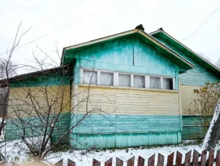 Фельдшерско-акушерский пункт 89.2 кв.м и участок 240 кв.м, Архангельская область. Здание с кадастровым номером 29:01:180306:1125, площадью 89.2 кв.м, расположенное по адресу: Архангельская область, Вельский район, село Пежма, улица Центральная, дом 5Б. Земельный участок с кадастровым номером…