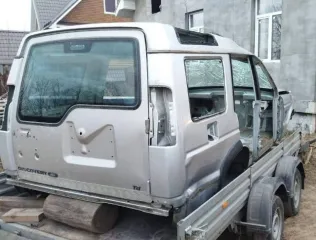 Land Rover Discovery II, 1999 года выпуска, демонтированный битый кузов и рама легкового универсала серебристого цвета, VIN SALLTGM94XA223020, ГРЗ Р783КХ761, ПТС 61 УМ 044560, СТС 99 28 780566.