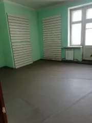 Здание общей площадью 695 кв.м, расположенное по адресу: Кемеровская область, ул. Каркасная, строение 10б. Кадастровый номер: 42:24:0301001:3593. Характеристика имущества: отдельно стоящее, 2 этажа, материал стен - кирпич.