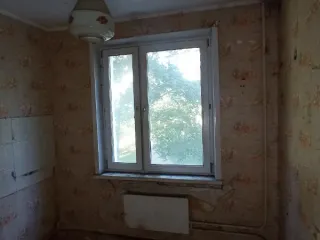 Жилое помещение по адресу: г. Москва, г. Зеленоград, к. 921, кв. 184, общей площадью 42,5 кв. м. (Этаж № 2), кадастровый номер: 77:10:0002005:5229 Вид жилого помещения: Жилое Общая площадь: 42.5
