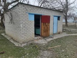 Земельный участок с кадастровым номером 40:22:082801:81, площадью 500 кв.м., расположенный по адресу: 249800, Калужская область, р-н. Ферзиковский, д. Хомяково. Имущество находится в совместной собственности с супругой должника.