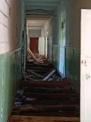 Нежилое здание 455,6 кв.м. и земельный участок 3059 кв.м., д. Касьяново, Ярославская область, год завершения строительства 1972, общей площадью 455,6 кв.м., по адресу: Ярославская обл., р-н Любимский, д. Касьяново, ул. Школьная, д. 4, кадастровый номер: 76:06:092501:141, с земельным участком 3059…