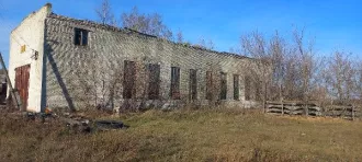 Здание комбайного бокса Здание комбайного бокса площадью 553,3 кв.м, кадастровый номер 73:07:070804:671, расположенное по адресу: Ульяновская область, Майнский район, с.Загоскино, ул.Колхозная, расположенное на земельном участке с кадастровым номером 73:07:070804:709, площадью 552 кв.м, категория…